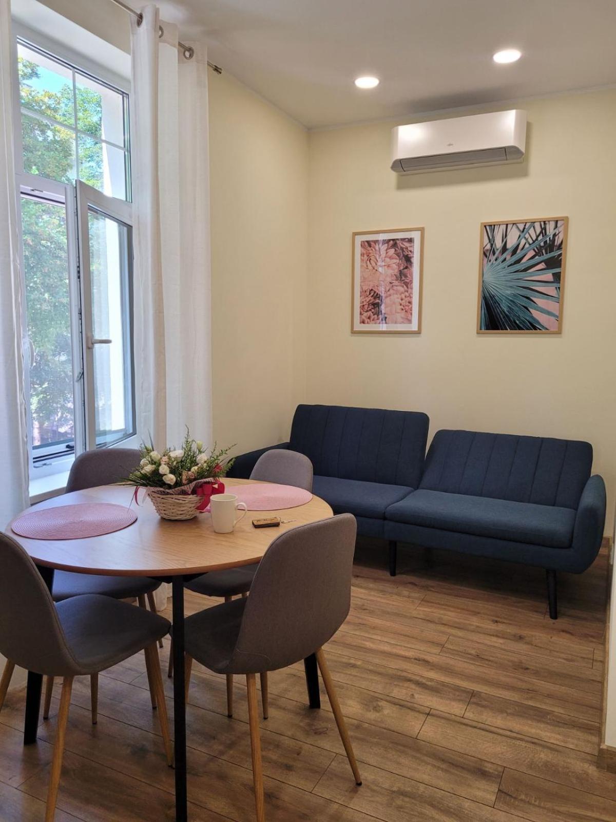 The House - Central Boutique Apartments キュステンディル エクステリア 写真