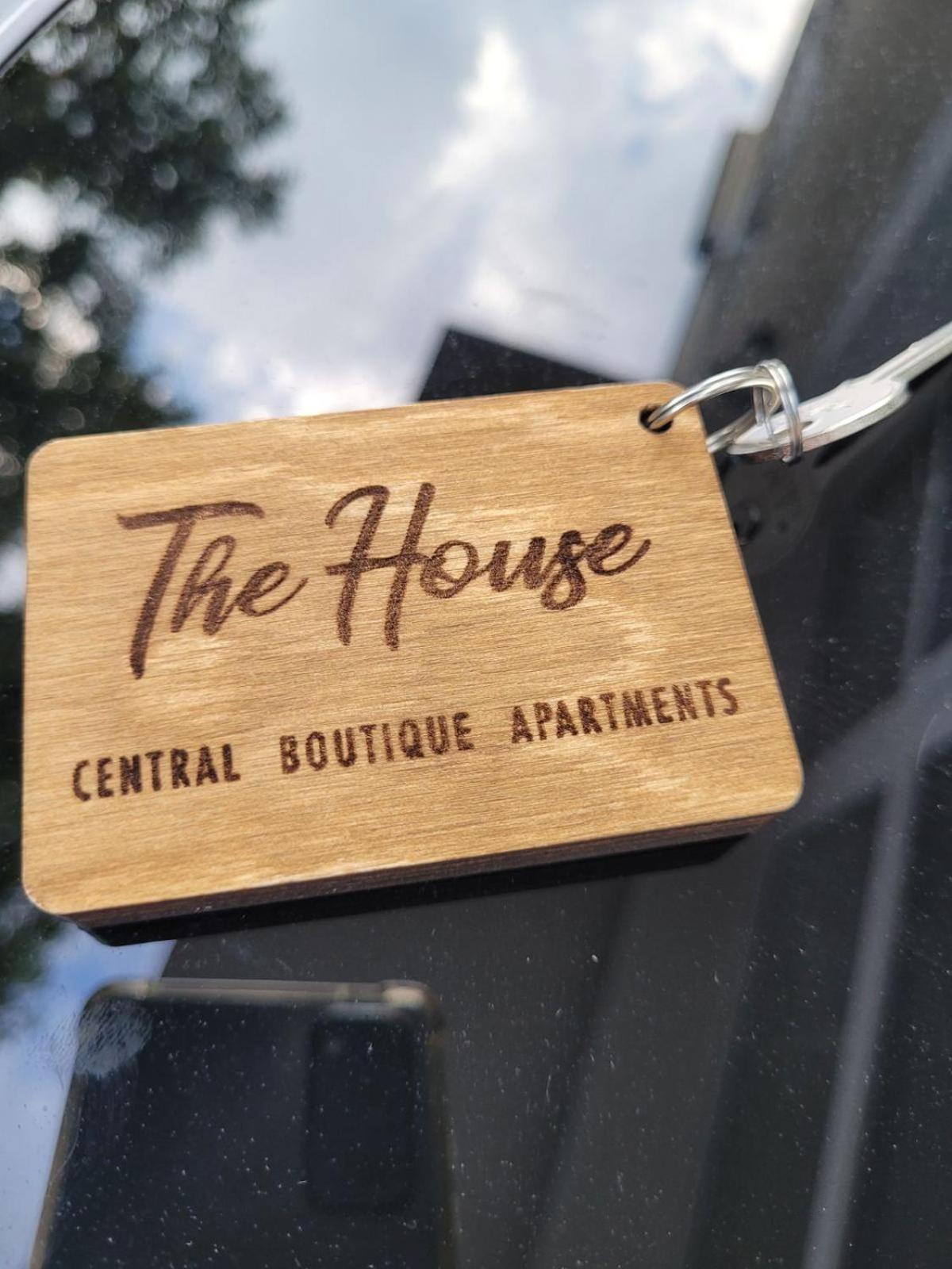The House - Central Boutique Apartments キュステンディル エクステリア 写真