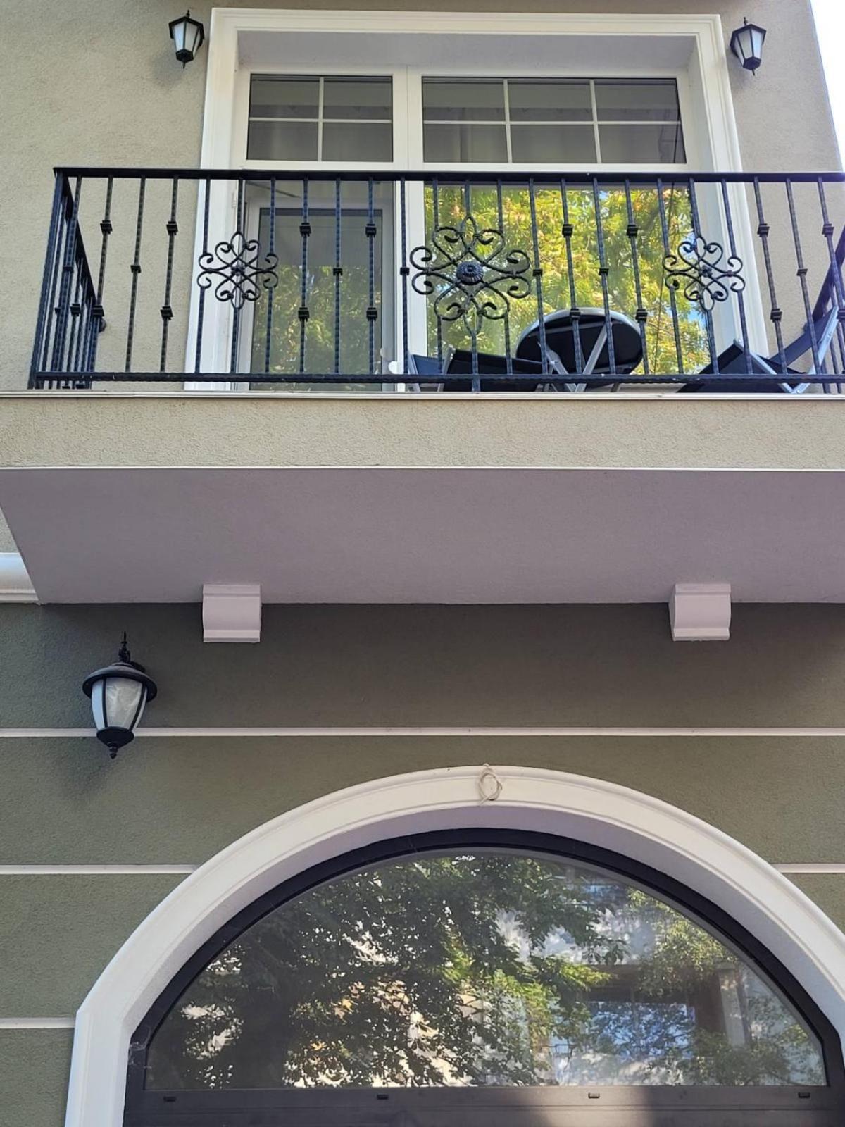 The House - Central Boutique Apartments キュステンディル エクステリア 写真