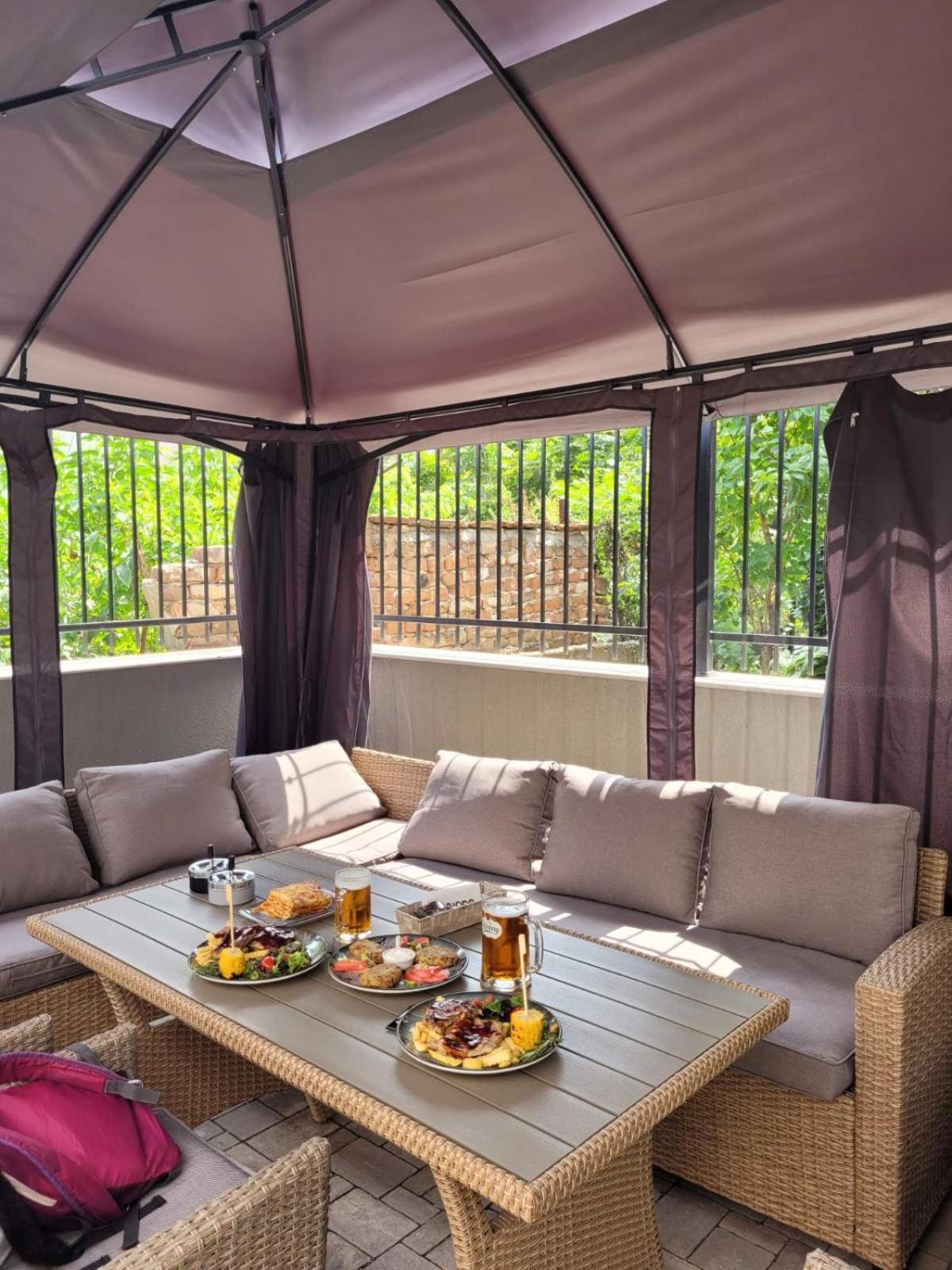 The House - Central Boutique Apartments キュステンディル エクステリア 写真